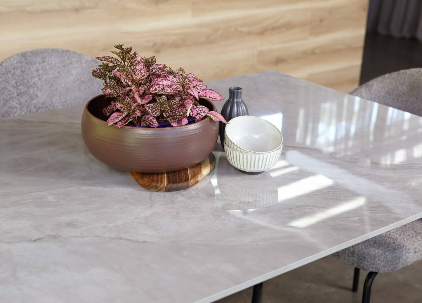 Lunetta | Metal Polished Ceramic Grey Rectangular Dining Table | Grey